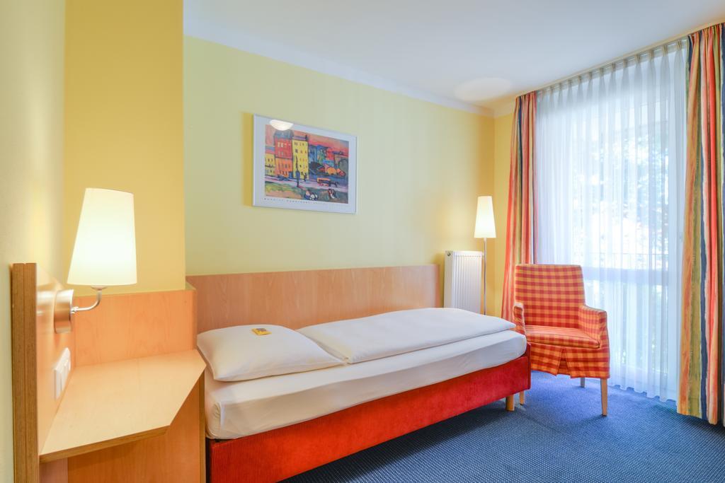 Hotel Beim Schrey Kirchheim bei Muenchen Ruang foto