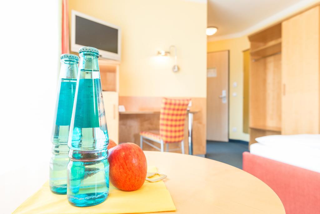 Hotel Beim Schrey Kirchheim bei Muenchen Ruang foto